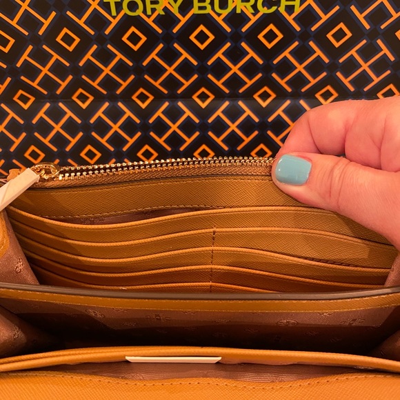 Brand New Emerson Chain Wallet - Picture 6 of 10